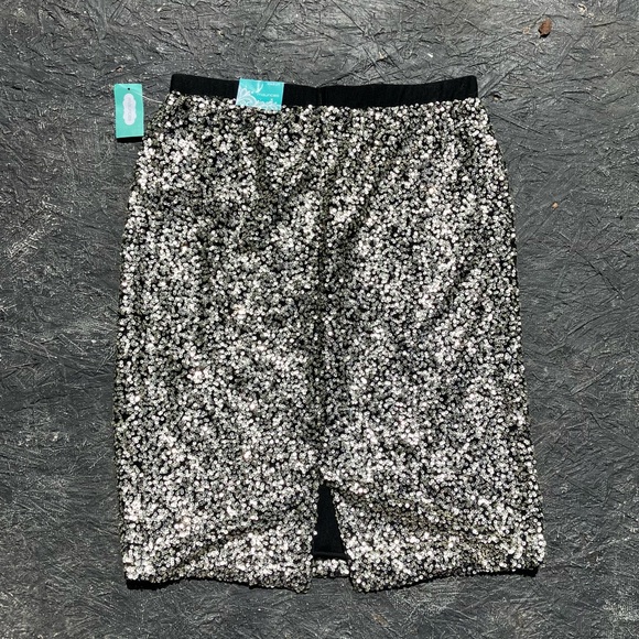 Maurices silver sequined skirt, size M. NWT. - Picture 2 of 7